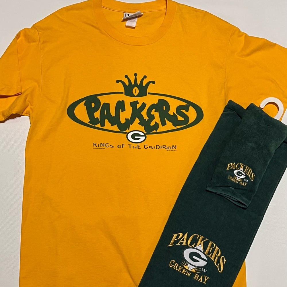 Size Large NFL Packers T Shirt and set Towel Set